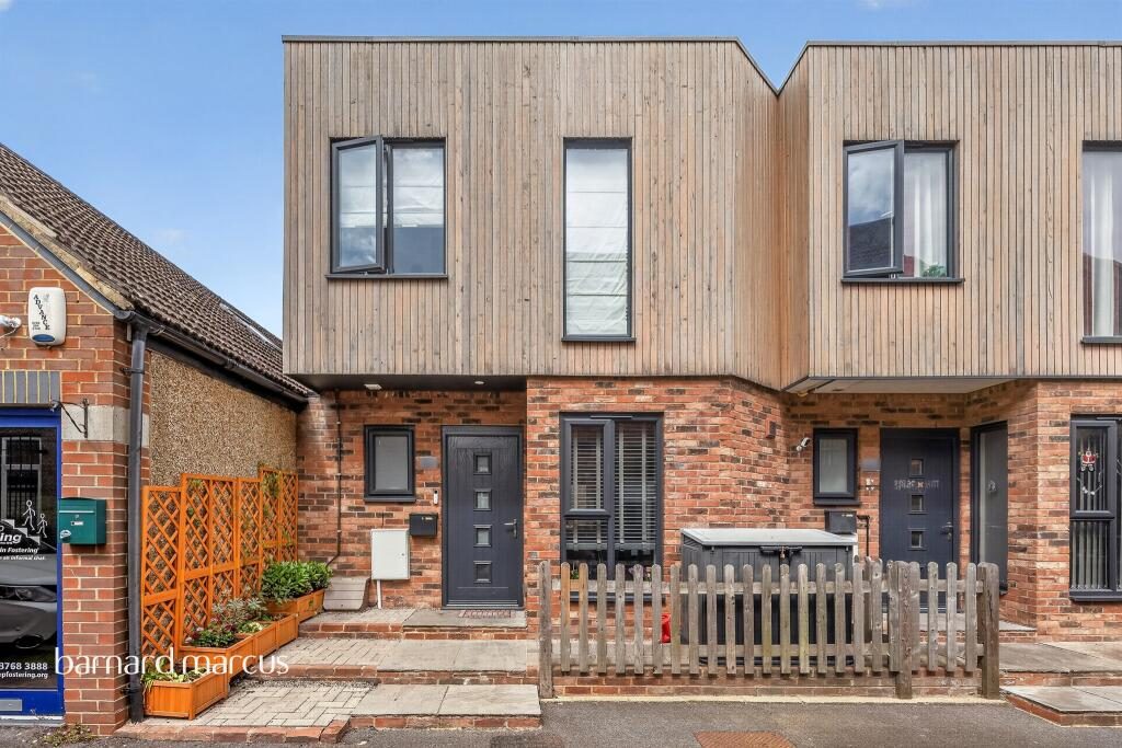 Terraced House