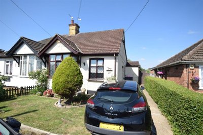Property on Northampton Lane South, NN3 7RJ