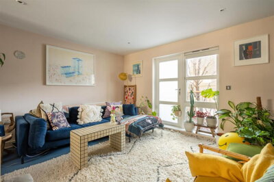 Property on Reading Lane, E8 1DS