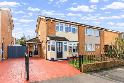 Property on Fosse Road, NP19 4TB