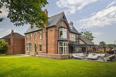 Property on Farnley Mount, DH1 4DZ