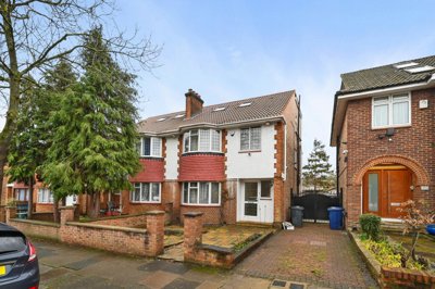 Property on Bowes Road, W3 7AB