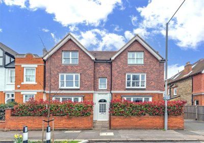 Property on Lingfield Avenue, KT1 2TL