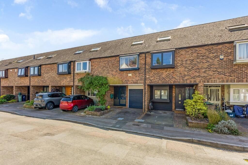 Terraced House