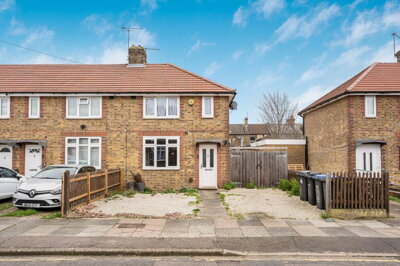 Property on Thornaby Gardens, N18 2AU
