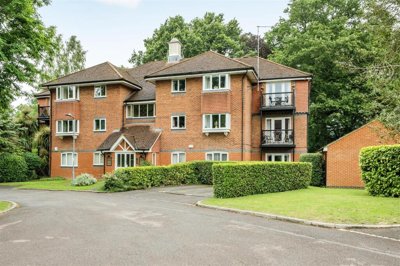 Property on Masefield Gardens, RG45 7QS
