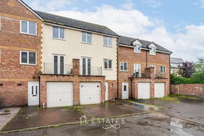 Property on East Parade, LL18 3AL