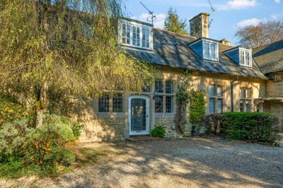 Property on Hollycombe Lane, GU30 7LP