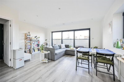 Property on Brownlow Road, N11 2DE