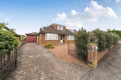 Property on Hilltop Road, RG6 1DA