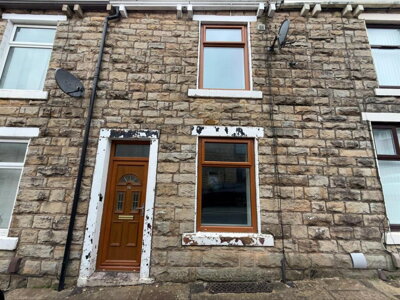 Property on Cross Street, BB5 3LL