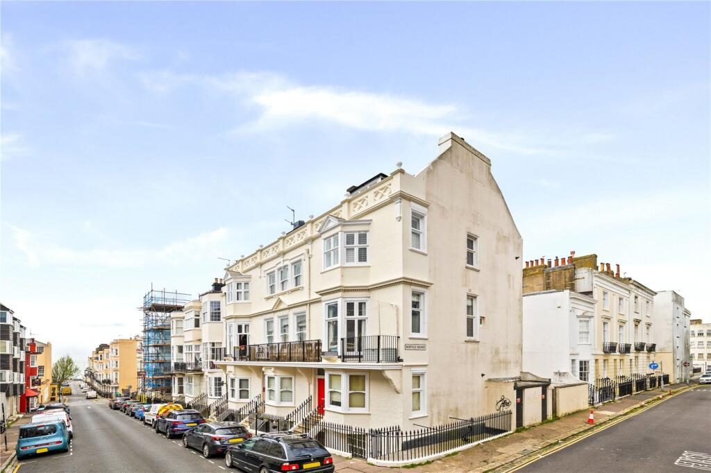Property main image