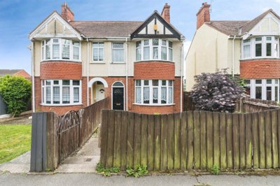 Property on Oulton Road, NR32 4QN