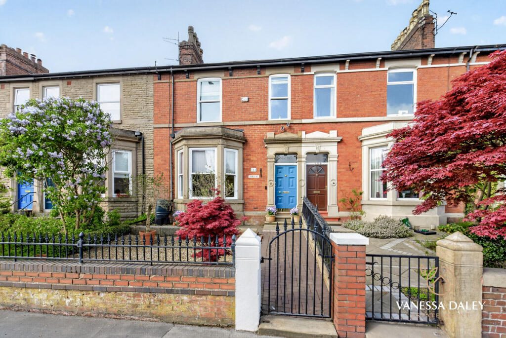 Terraced House