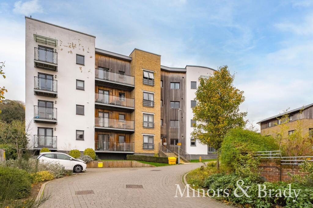 Property main image