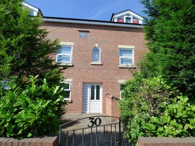 Property on SK7 4AH