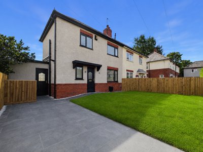 Property on Farringdon Crescent, PR1 5TY