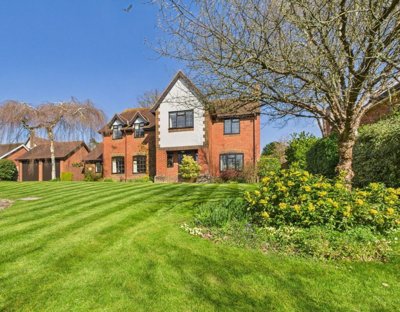 Property on Fox Lea, BN14 0XB