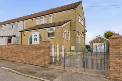 Property on Samsons Avenue, NP4 7RY
