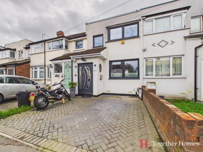 Property on Elm Park Avenue, RM12 4SW