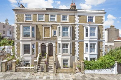 Property on St Thomas Street, PO33 2LZ