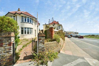 Property on Marine Drive, BN2 7HJ