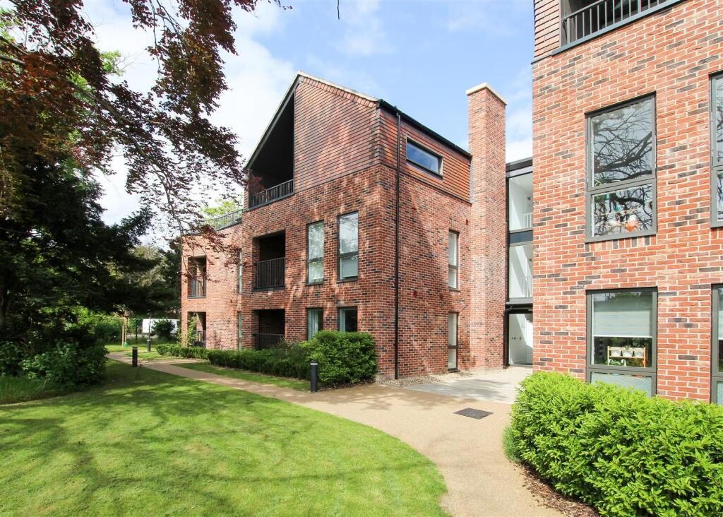 Property main image