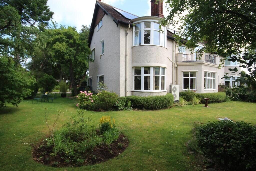 Country House