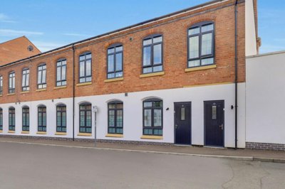 Property on Holland Street, NG7 5DS
