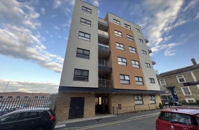 Property on Oxford Road, LU1 3AX