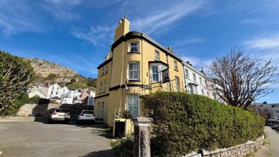 Property on Llewelyn Avenue, LL30 2ER