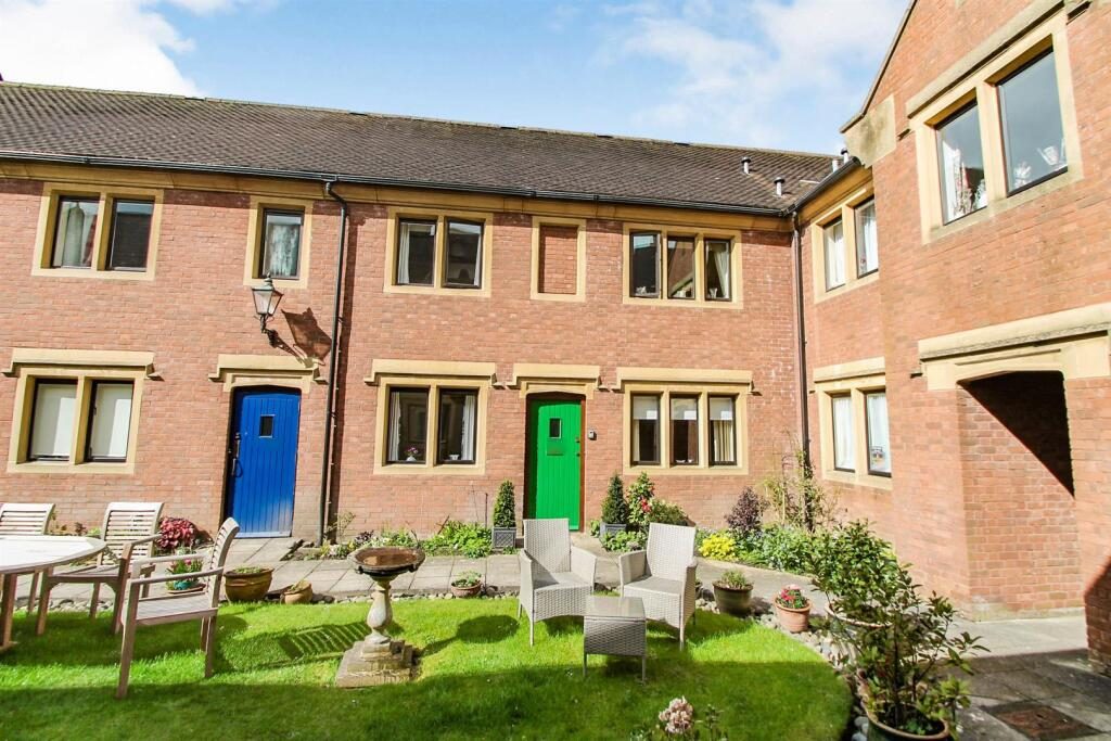 Property main image