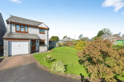 Property on PL30 3EB