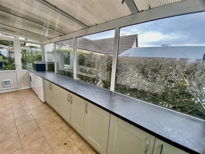 Property on Ffordd Uchaf, LL11 5UN