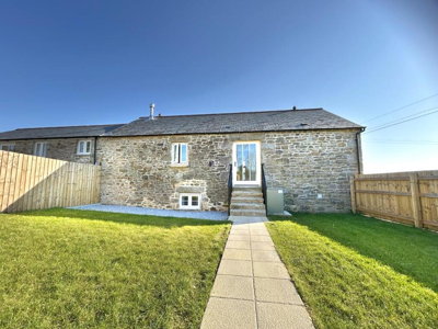 Property on Trewennack, TR13 0PG