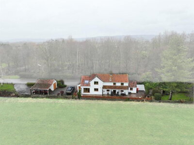 Property on Barrow Causeway, BA5 1PJ