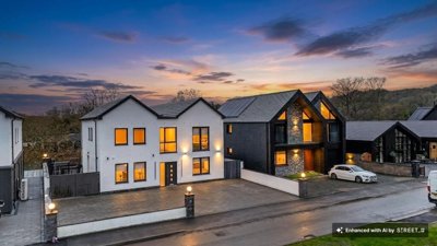Property on Clyde Grove, ML8 5WN