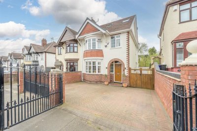 Property on New Village, DY2 0DR