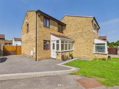 Property on Broadbank, NE10 8XW