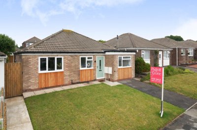 Property on Moorsholm Drive, NG8 2EE