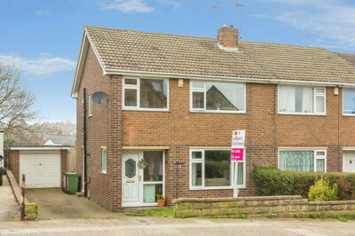 Property on South Parade, WF5 0EB