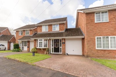 Property on Kent Close, NP10 0BE