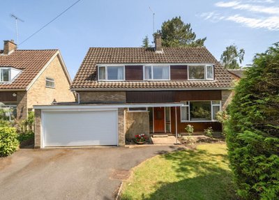 Property on WD17 4YX