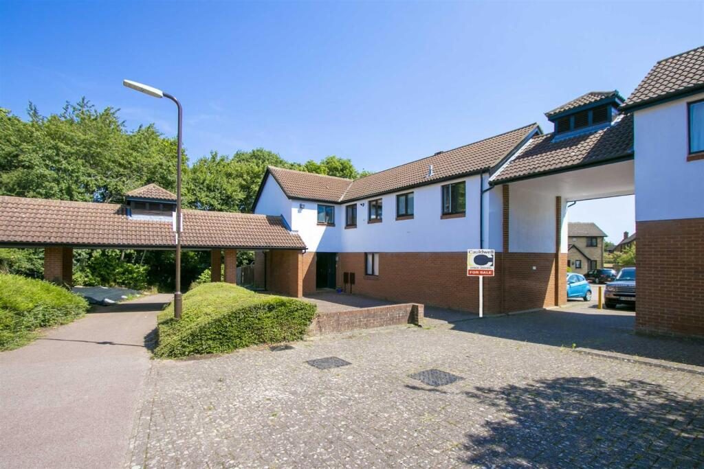 Property main image