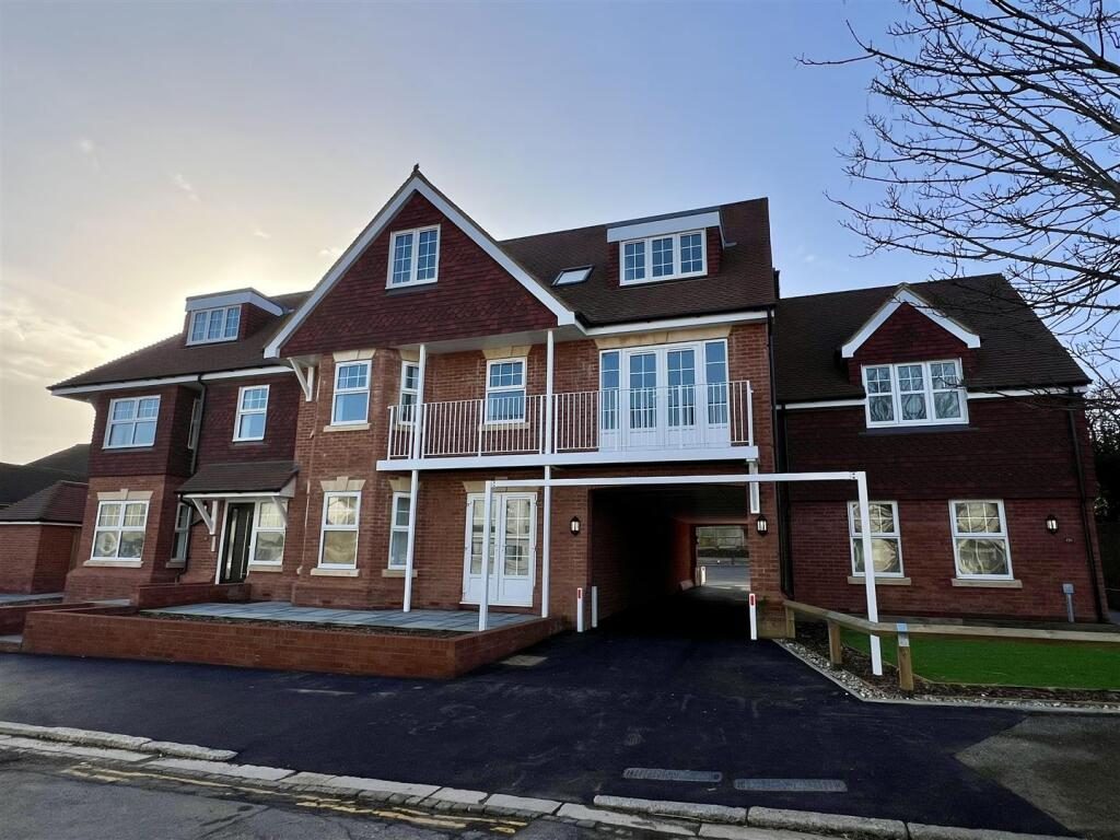 Property main image