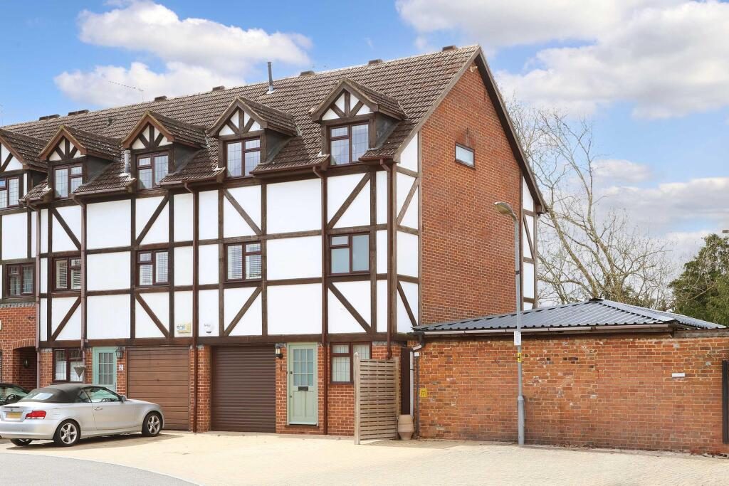 Terraced House