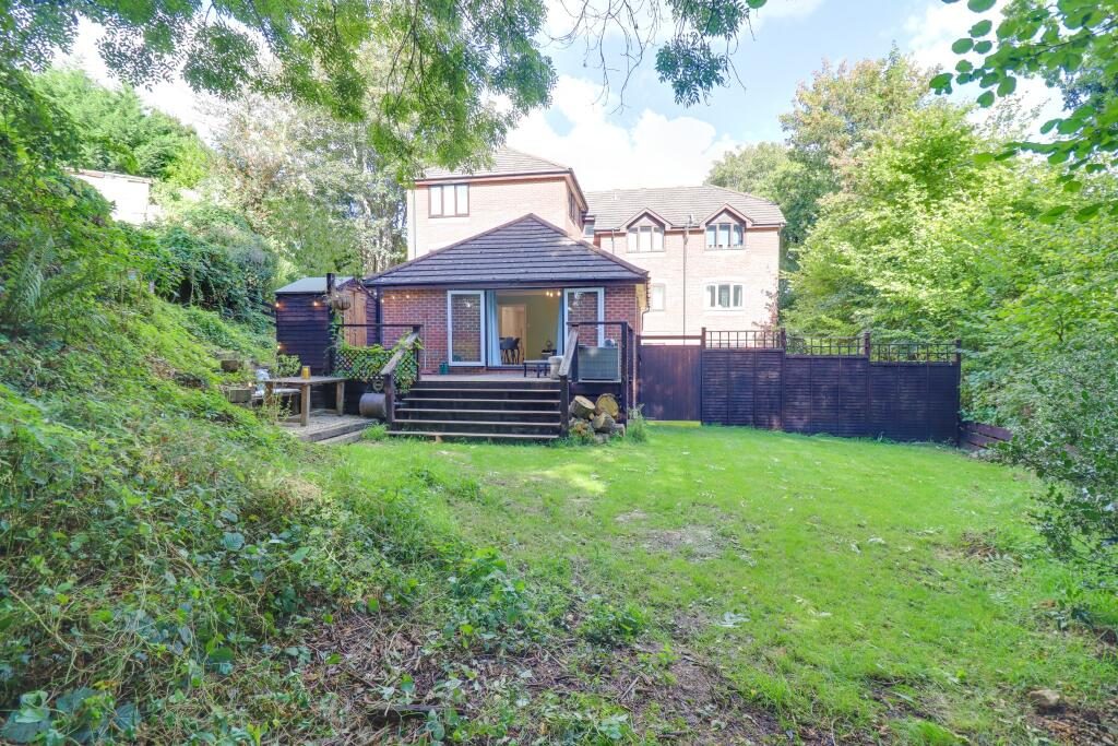 Ground Maisonette
