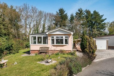 Property on Five Acres, TQ13 9JN