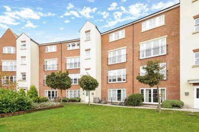 Property on Mill Street, OX12 9NZ