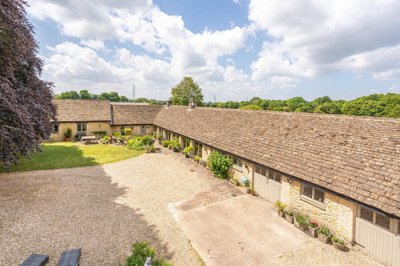 Property on SN14 6AH